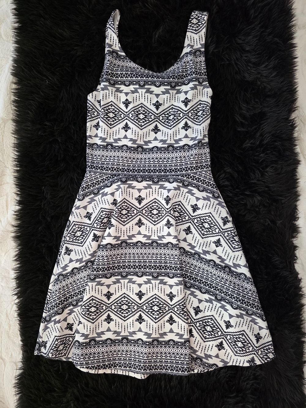 H&M Black and White Aztec Sleeveless Skater Dress